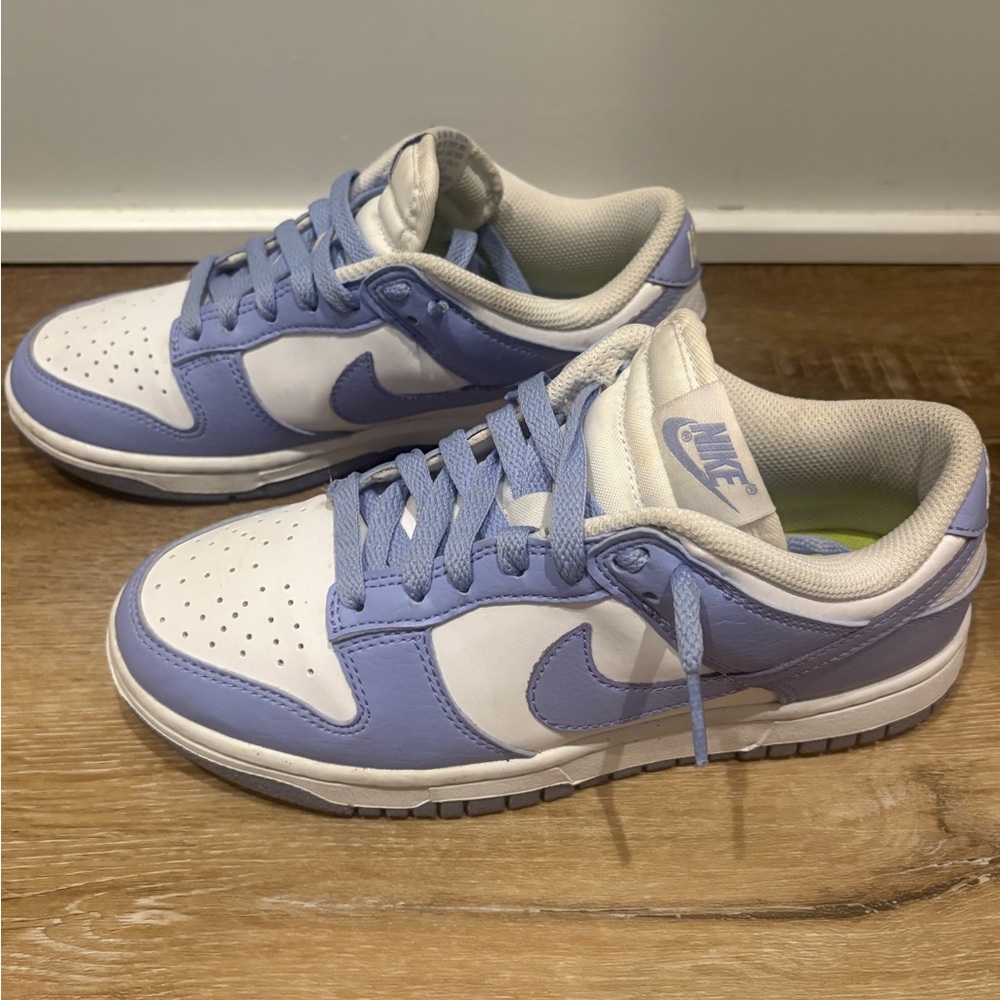 Nike Women’s Dunk Lilac size 6.5